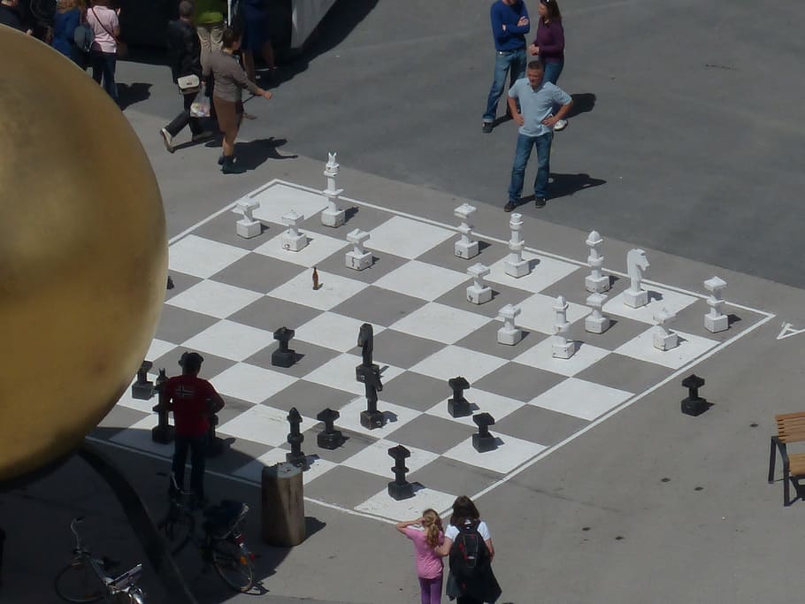 Chess, Player, Game, Play, chess player, chess game, street chess HD wallpaper