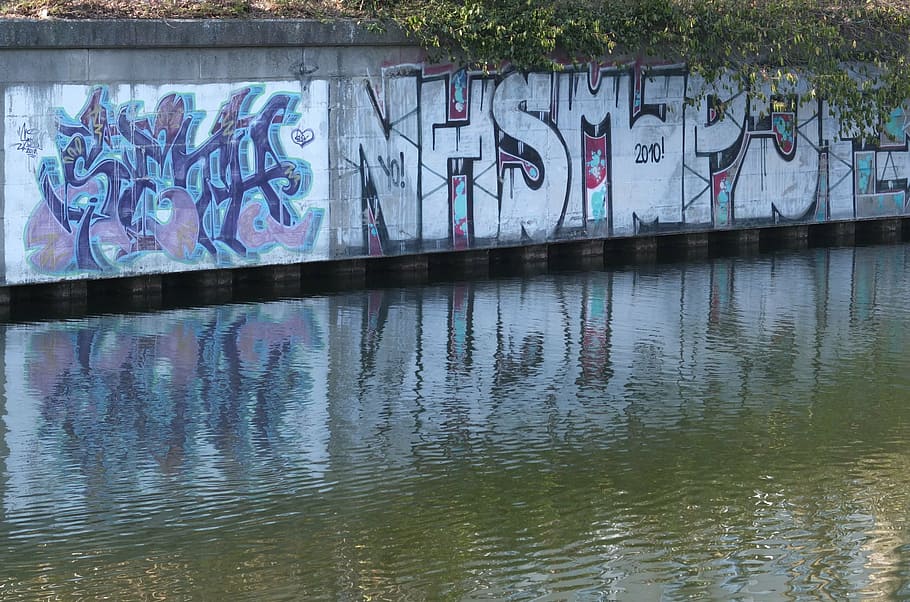 graffiti, water, mirroring, wall, berlin, heckmann shore, landwehrkanal HD wallpaper