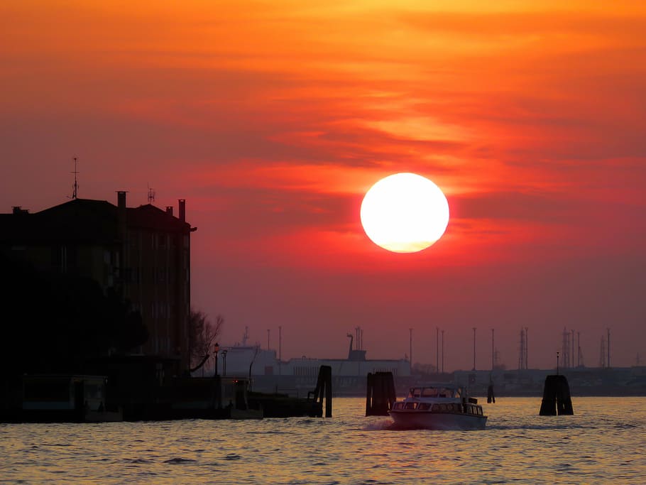 boat under sunset, nature, landscape, lichtspiel, venice, water HD wallpaper