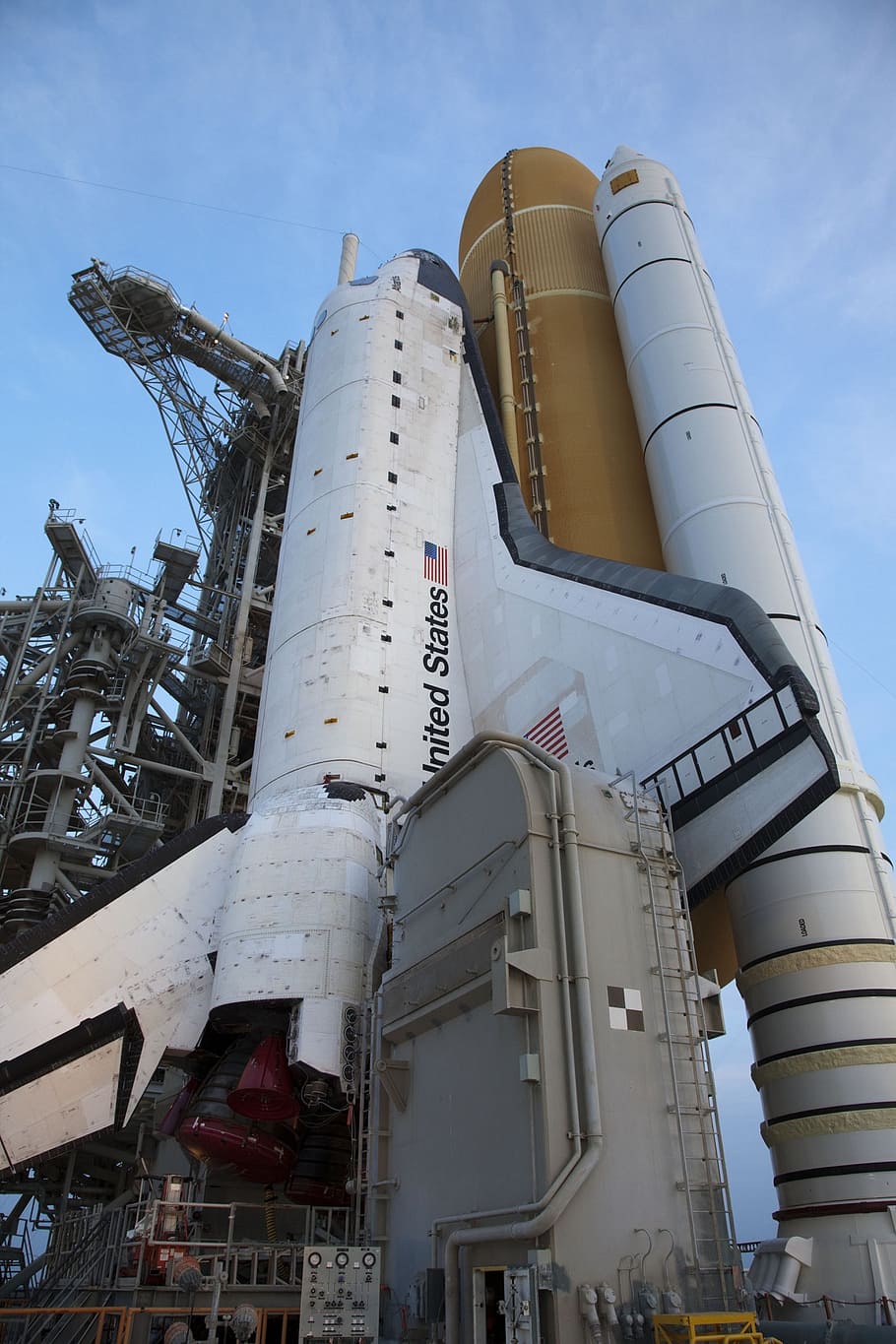 US space shuttle, atlantis space shuttle, rollout, launch pad, HD wallpaper