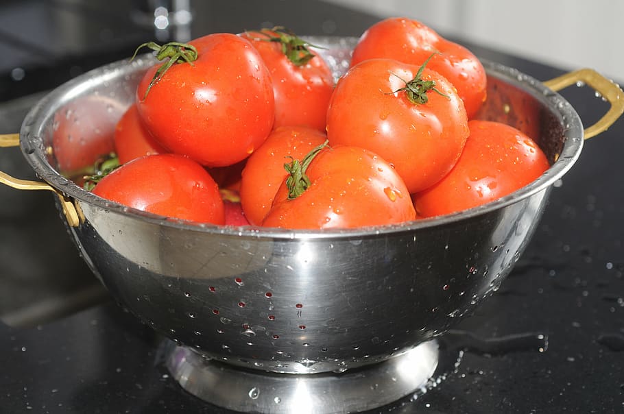 tomatoes, skimmer, strainer, red, food, vegetable, freshness HD wallpaper