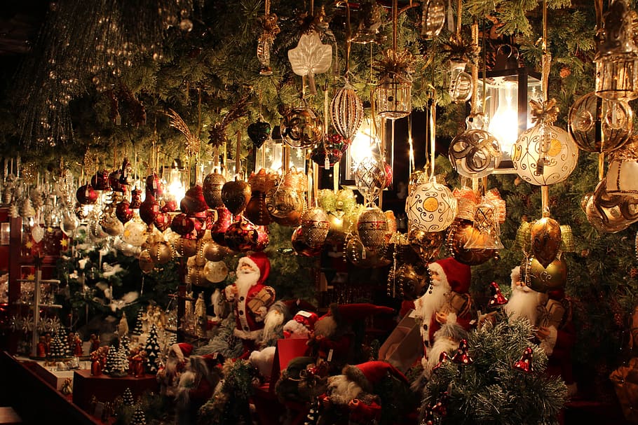 lantern and Santa Claus toy lot, christmas market, christmas decoration, HD wallpaper