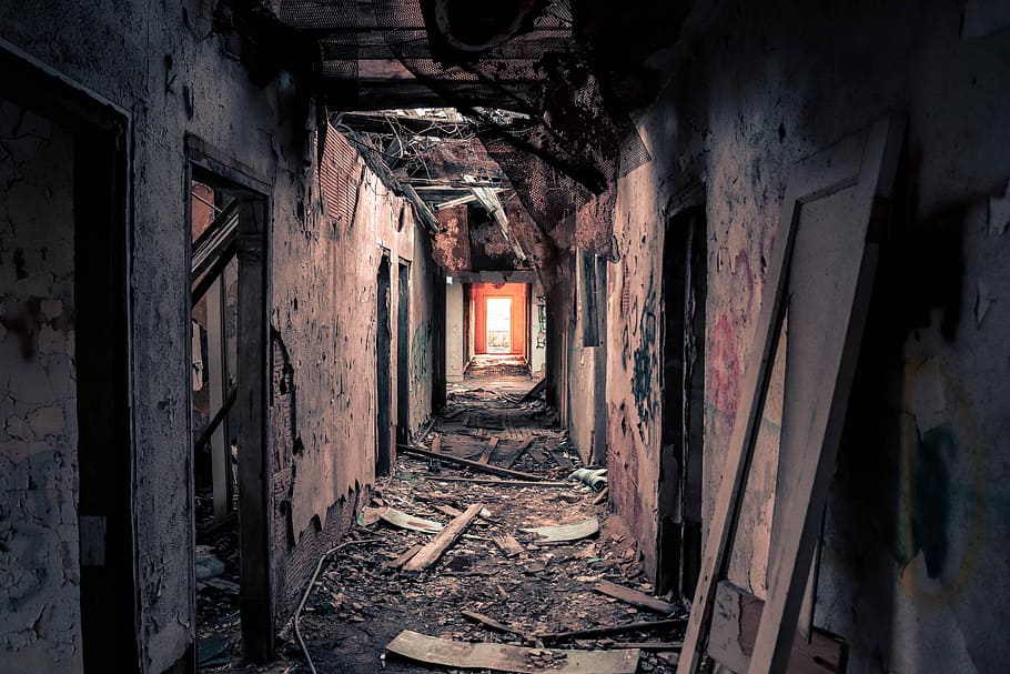 gray abandoned building, selective color of wooden door, graffiti HD wallpaper