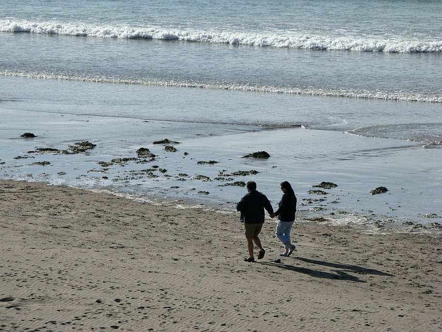beach, seaside, walking, couple, summer, sand, water, travel HD wallpaper