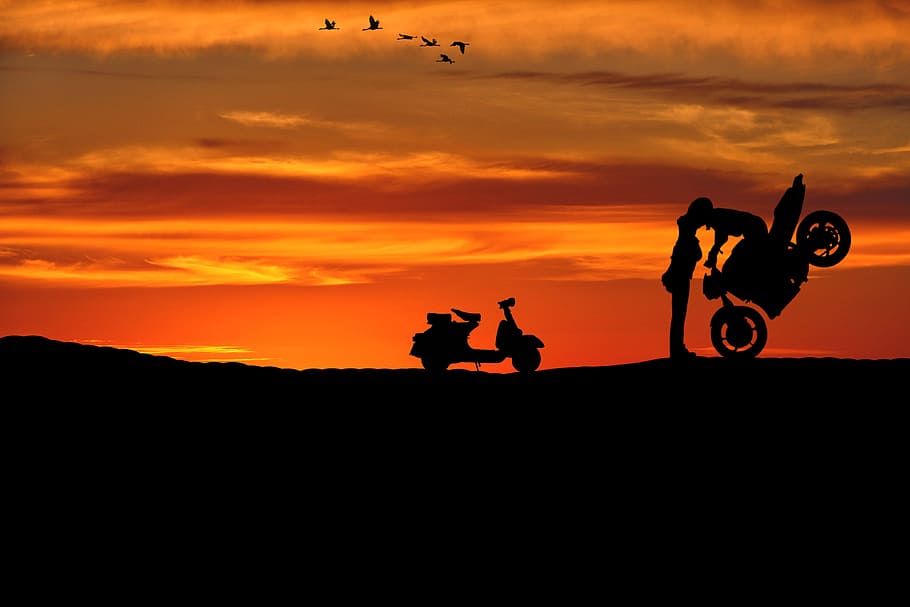 man riding motorcycle kissing girl silhouette, couple, stoppie, HD wallpaper