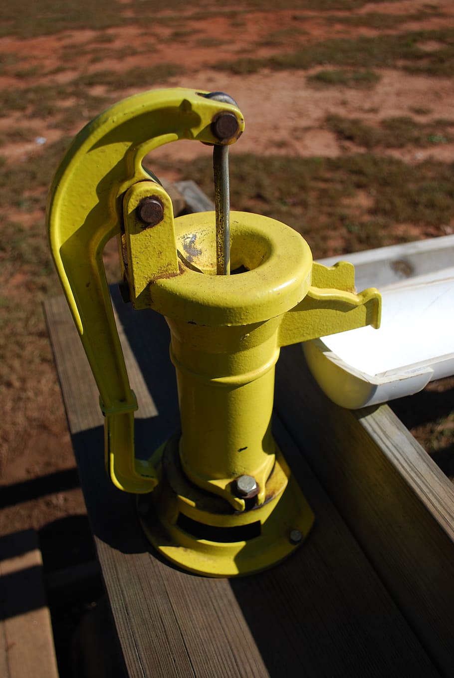 pump, water, pumping, metal, yellow, no people, close-up, day HD wallpaper