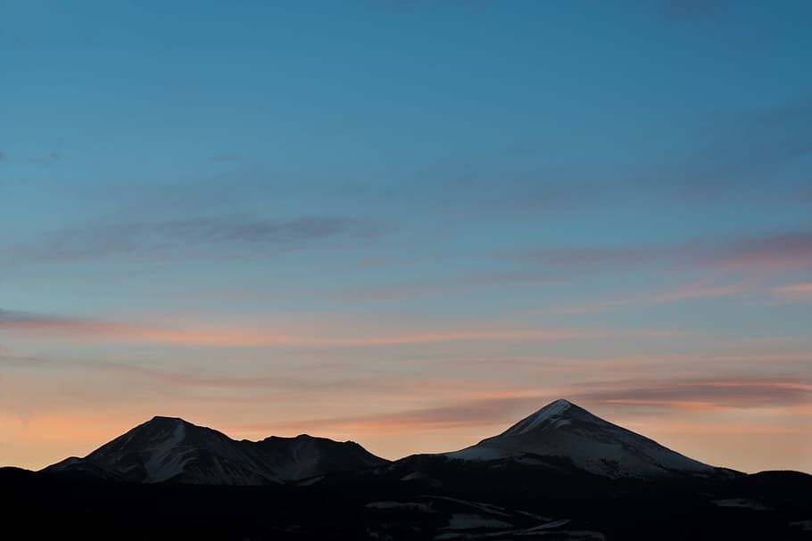 silhouette photo of mountain during daytime, silhouette of mountain ranges during golden hour HD wallpaper