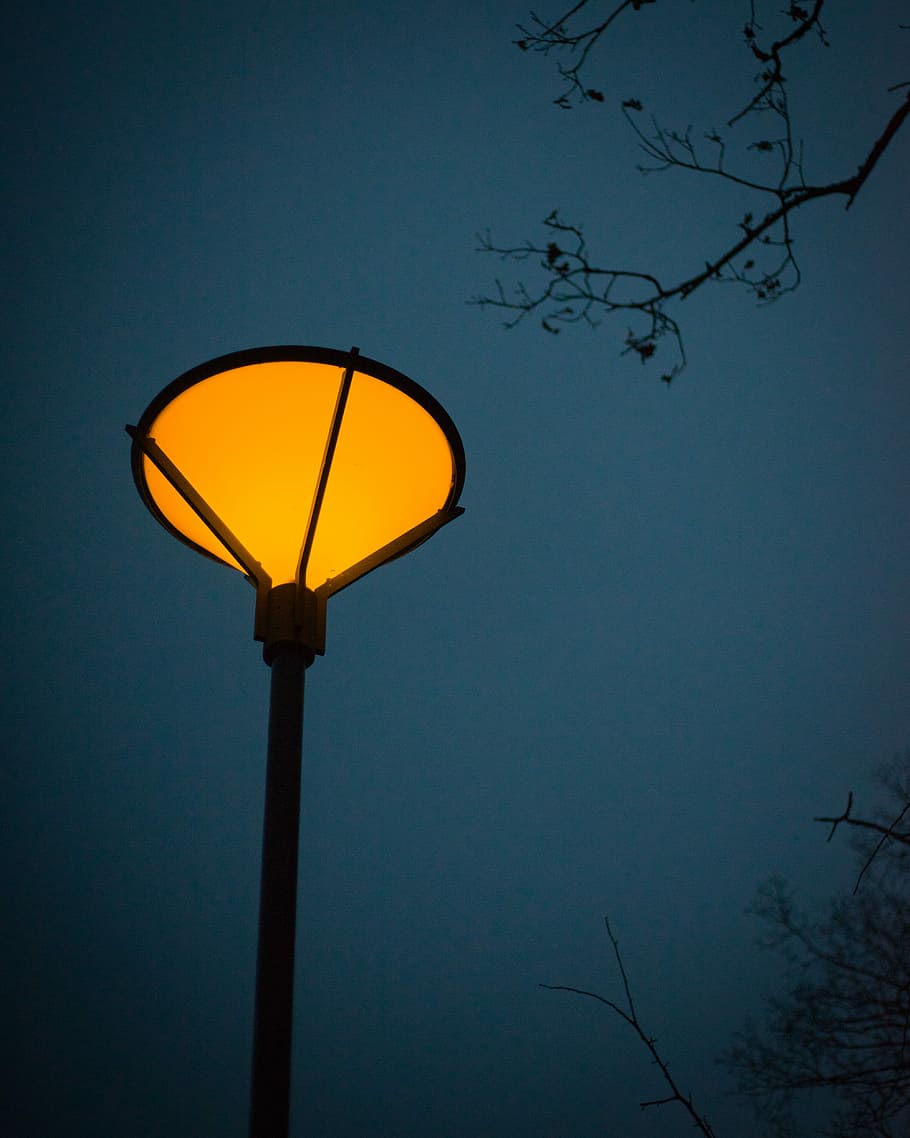 Lamp, yellow outdoor lamp under blue sky, twilight, dusk, lighting equipment HD wallpaper
