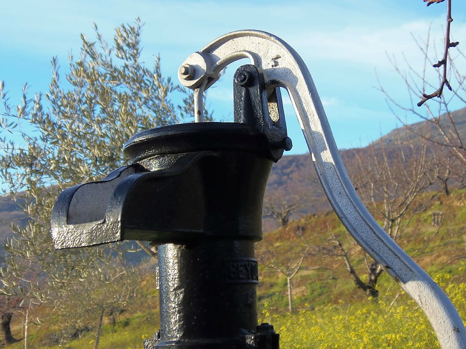 pump, water, manual, old, field, nature, sky, tree, day, metal HD wallpaper