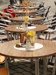 several tables with chairs outdoor, Restaurant, Beer Garden HD wallpaper