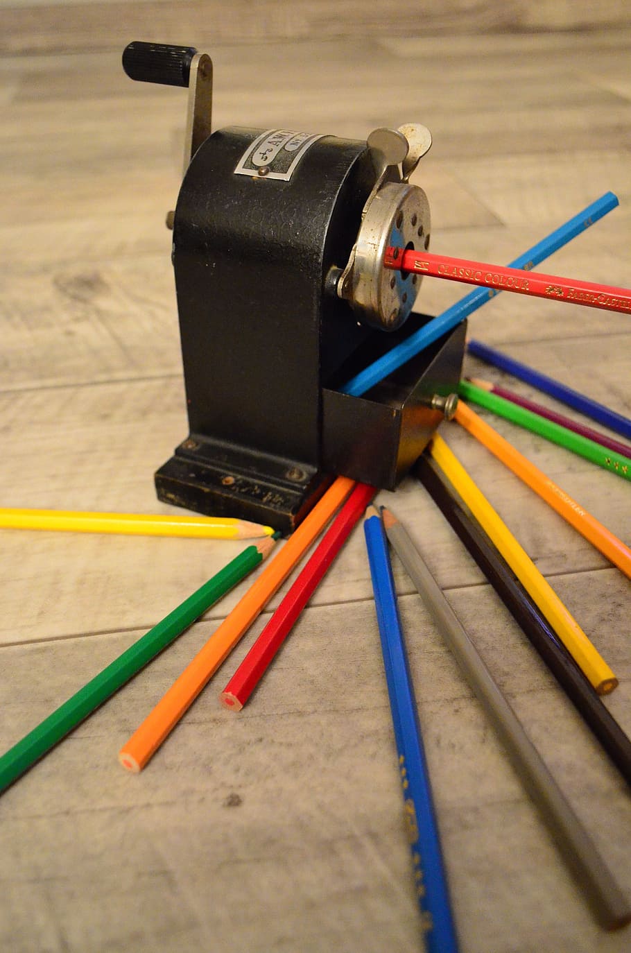 Spitzer, Pencil Sharpener, Antique, old, desk accessories, office accessories HD wallpaper