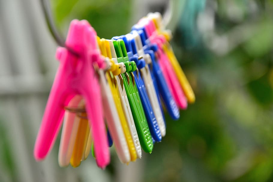 selective focus of clothes pegs, clothing, color, fashion, shop, HD wallpaper