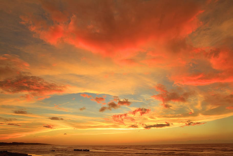 sea under orange and blue sky, sunset, horizon, cloudscape HD wallpaper
