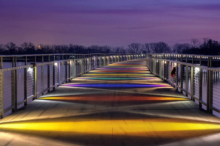 Lighted up Bridge across Grey's Lake in Des Moines, Iowa, path, HD wallpaper