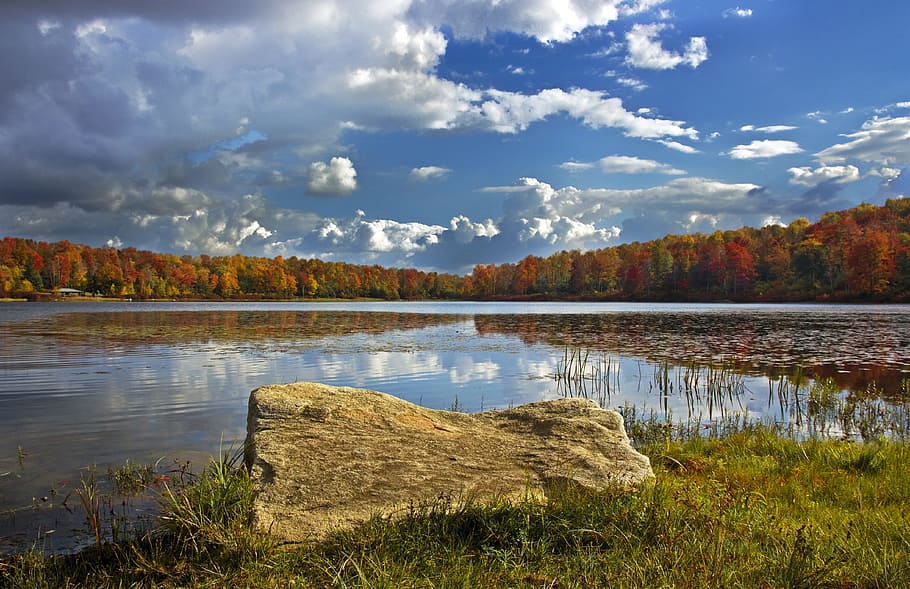 grey rock near small body of water under white and blue sky at daytime, HD wallpaper