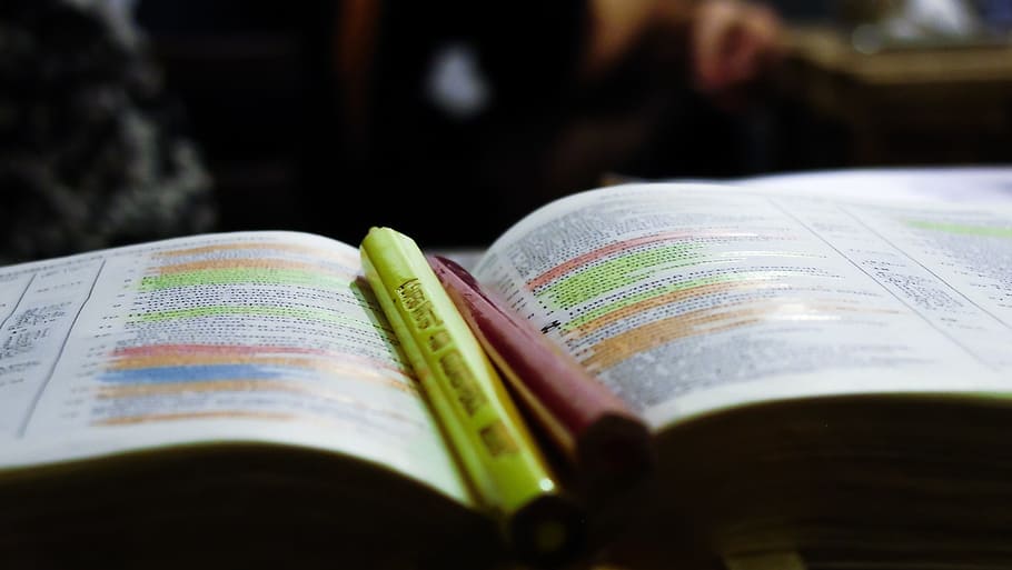 book, marker, reading, publication, selective focus, close-up HD wallpaper