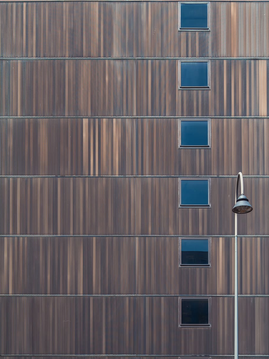 minimalist photography of arch post lamp near high-rise building, gray and silver shower head, HD wallpaper