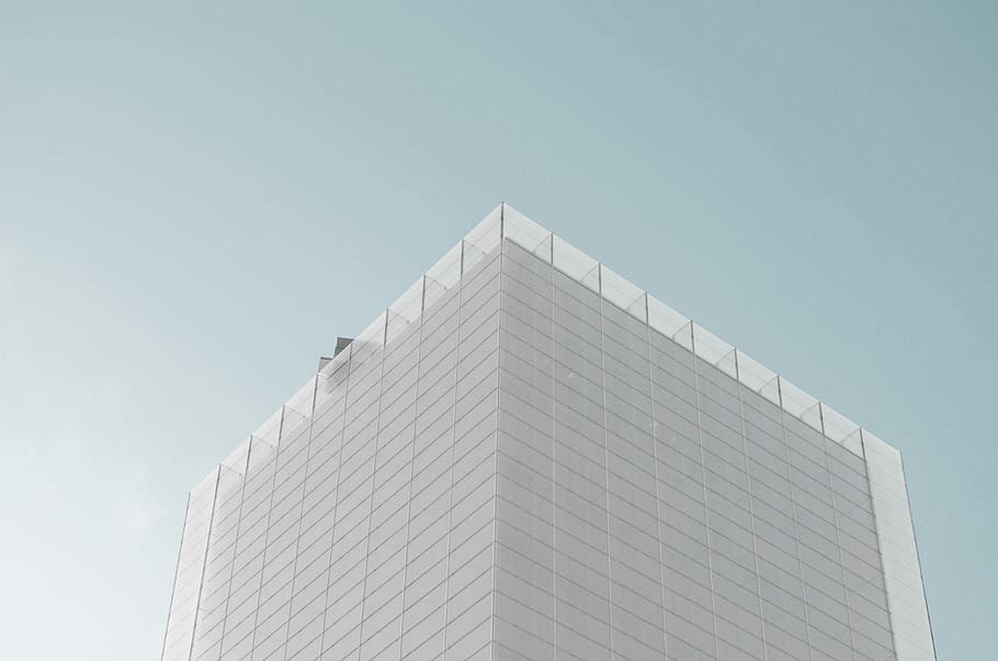 low-angle photography of curtain wall building under blue sky at daytime, architectural photography of white high-rise building HD wallpaper