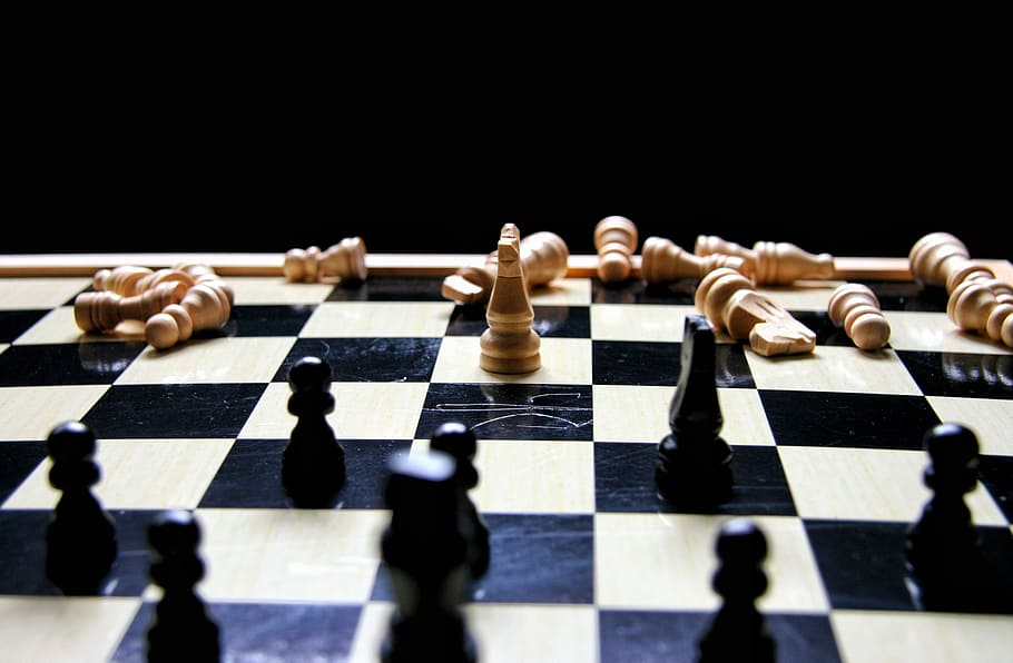 assorted chess piece, brown and black chess piece and chess board HD wallpaper