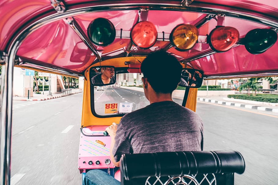 man in gray top riding motorcycle, man riding autorickshaw on road, HD wallpaper