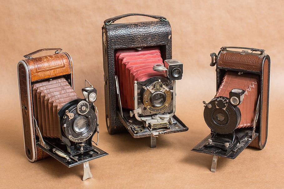 three vintage brown cameras, old, nostalgia, photograph, photo camera HD wallpaper