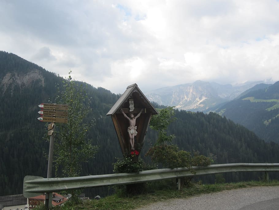 Cross, Shield, Road, Street Sign, believe, religion, symbol, HD wallpaper