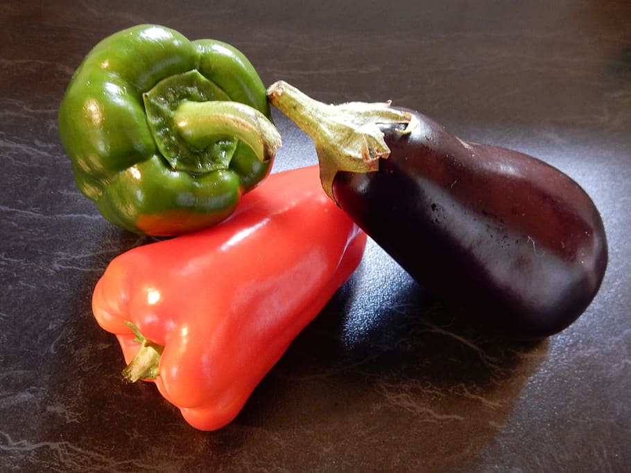 Vegetables, Bell Peppers, Red, Green, aubergine, egg plant, HD wallpaper