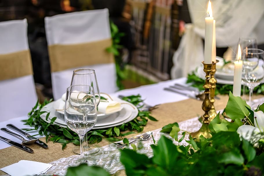 table, setup, napkin, cutlery, plate, candle, dinner, date HD wallpaper