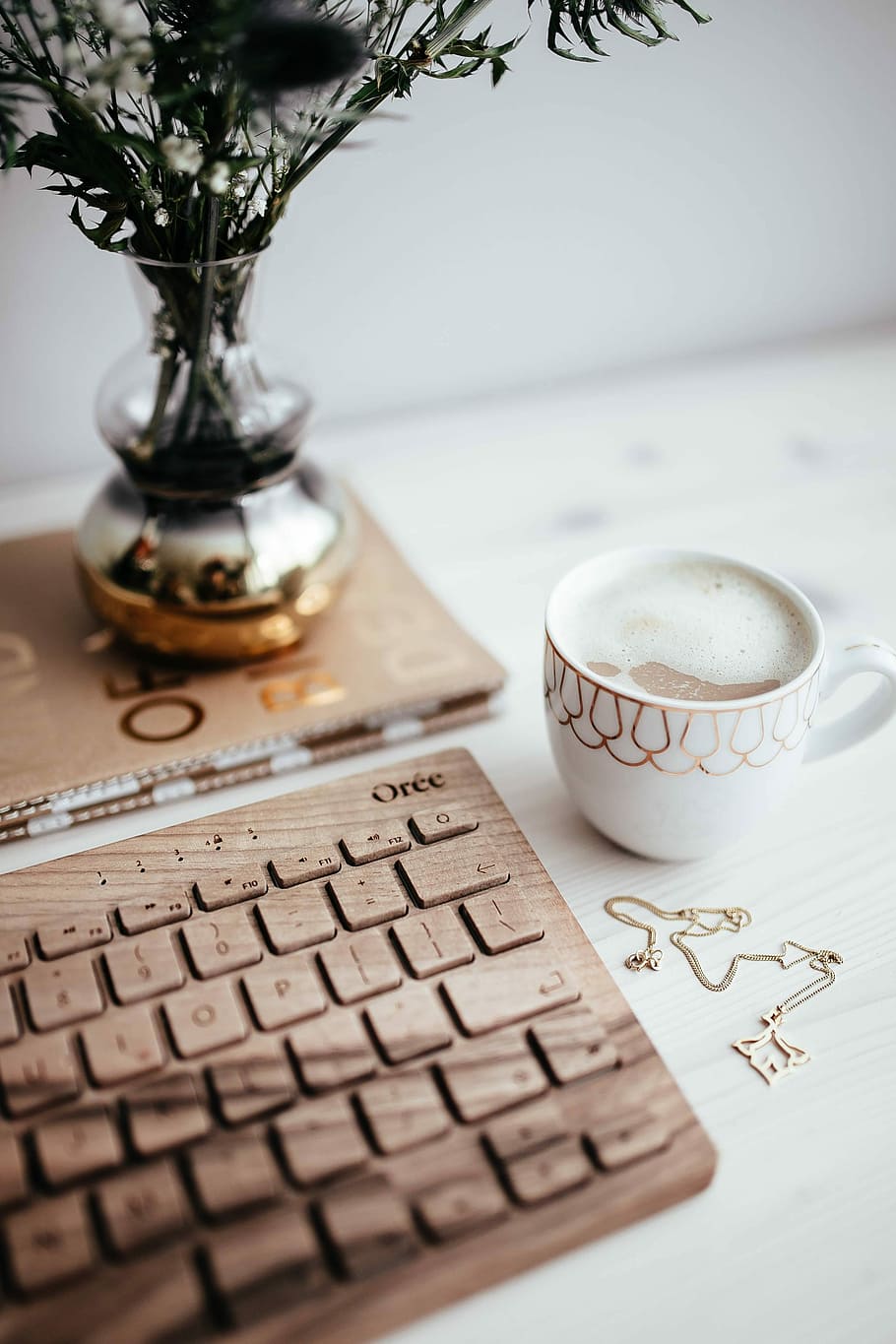 Wooden keyboard and cup of coffee, technology, desk, oree, cappucino HD wallpaper