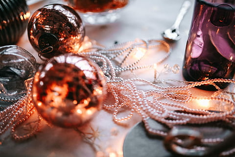 Christmas table decorations, table set, pink, holiday, glamour HD wallpaper
