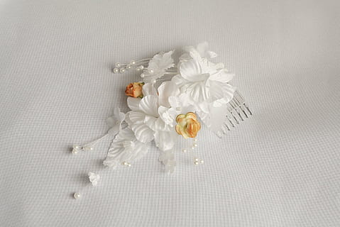 white flower French comb on white textile, trim, artificial HD wallpaper