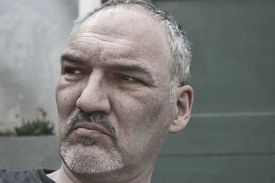 man wearing black shirt, head, portrait, face, age, monochrome HD wallpaper