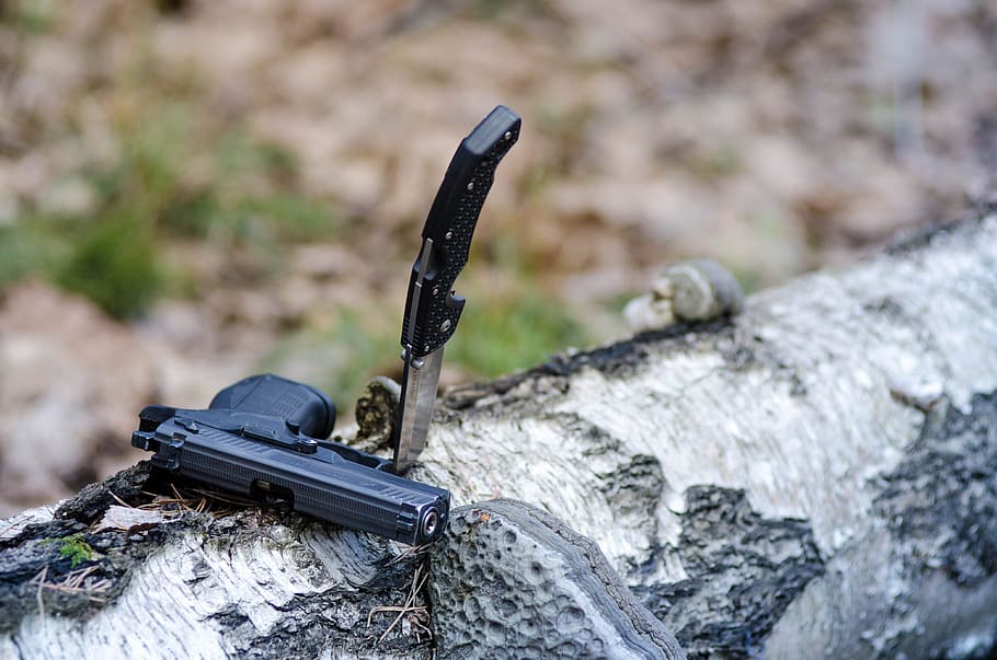 tanto, gun, weapons, trunk, firearms, knife, rock - object HD wallpaper