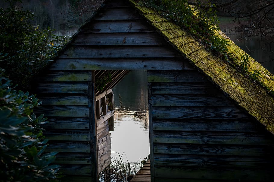 gray wooden door near body of water, brown wooden shed near body of water, HD wallpaper
