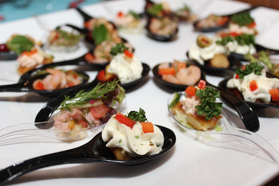 appetizers served in black spoons, Finger Food, Buffet, Cold HD wallpaper