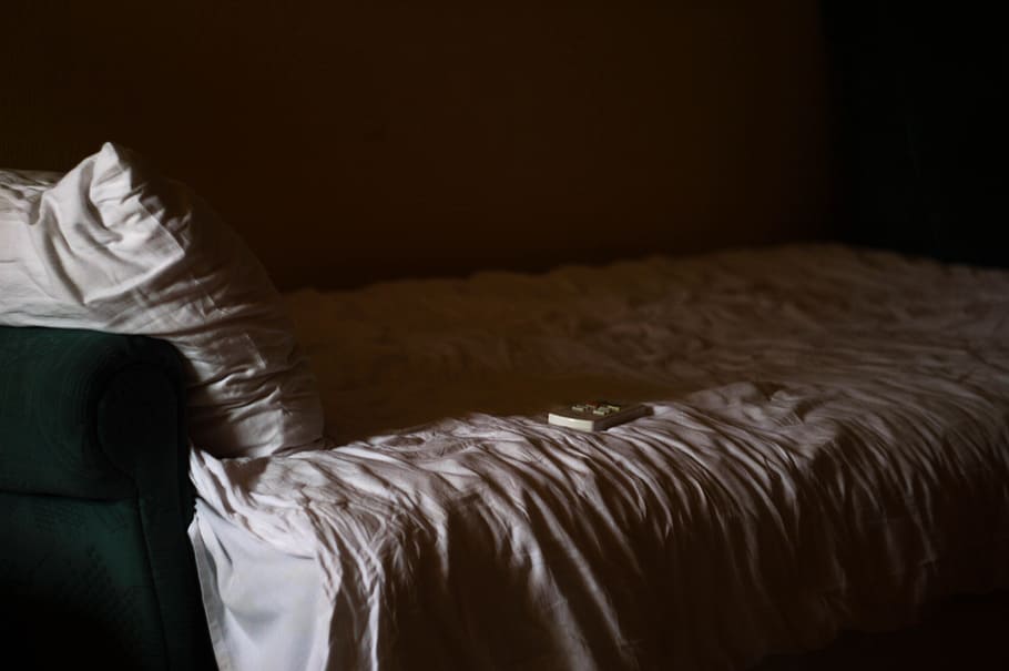 vacant gray bed in the room, dark, bedroom, sheet, pillow, blanket HD wallpaper