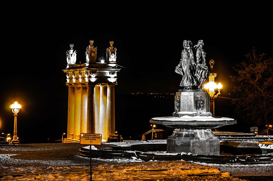 statue near light post, dark, night, architecture, structure HD wallpaper