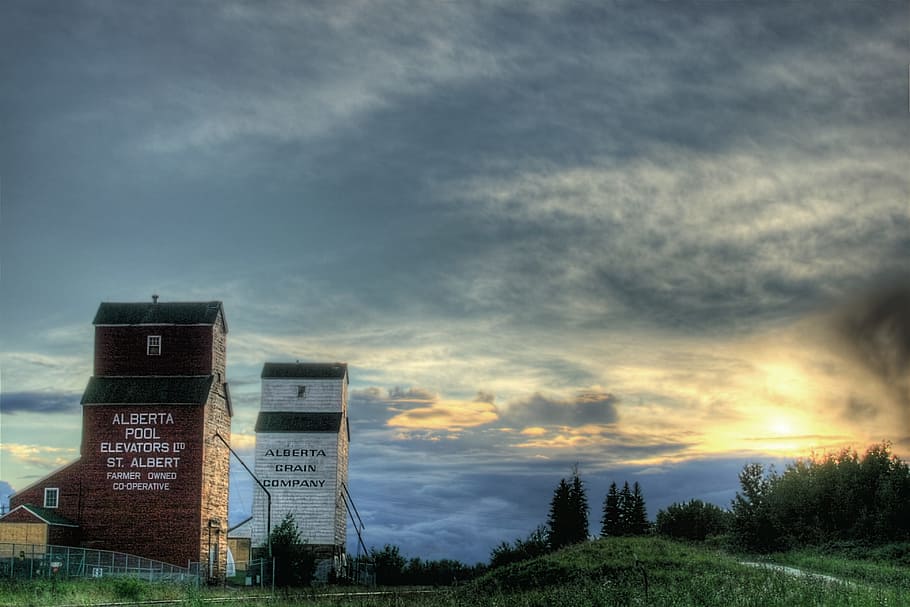 St Albert, Canada, Clouds, sky, buildings, grain elevators HD wallpaper