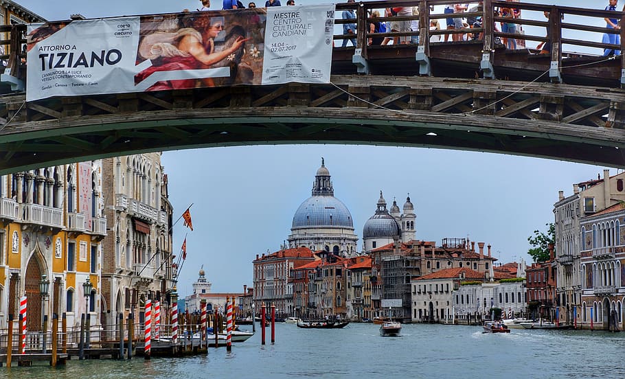 bridge, under, view, venice, canal, boats, italy, building exterior HD wallpaper