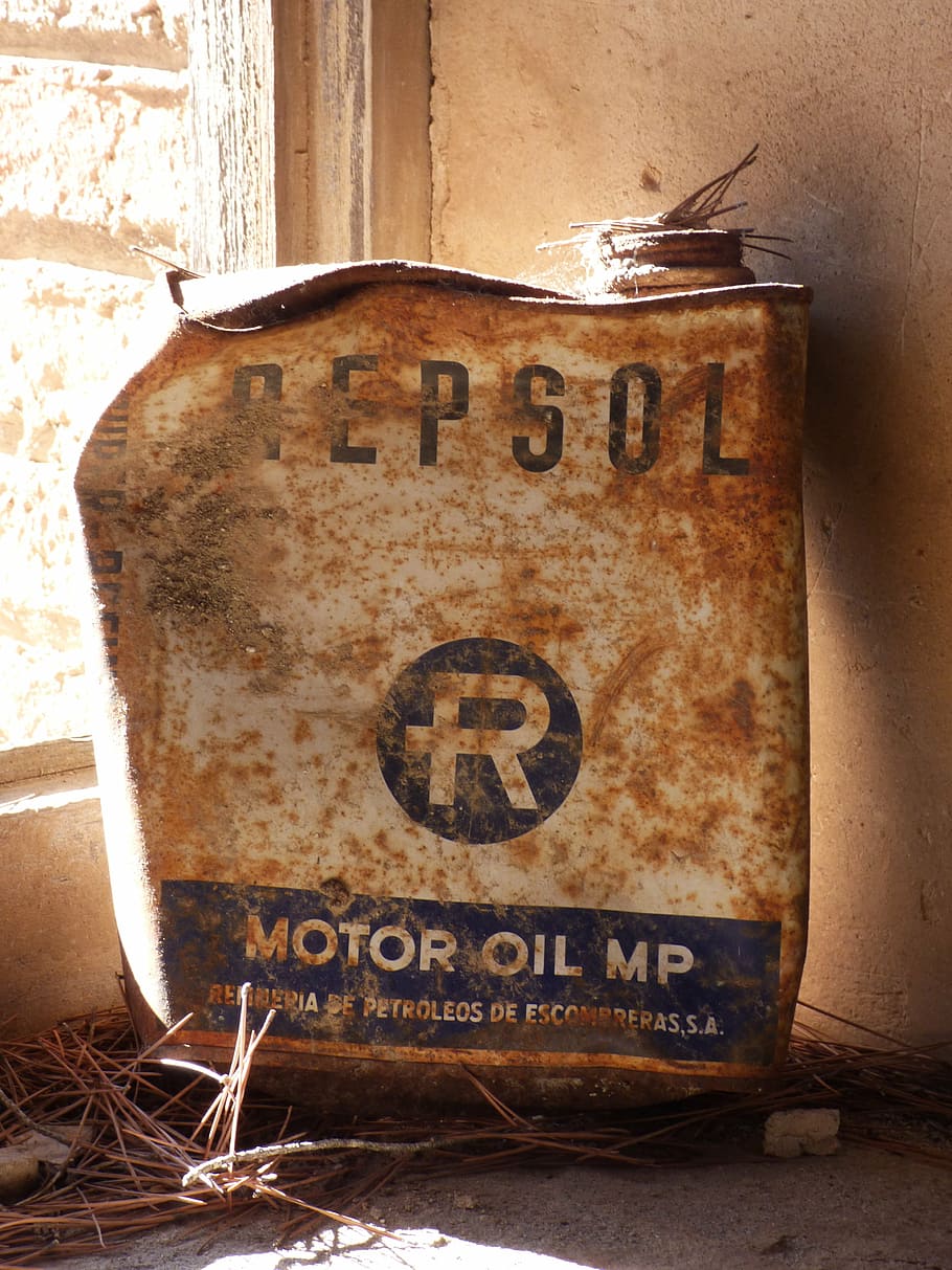 can, design, engine oil, repsol, old, rusty, vintage, lubricant