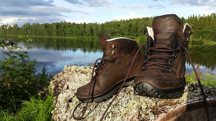 walking-shoes-nature-outdoor-sweden-wate