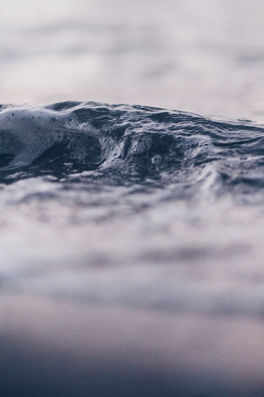 selective focus photography of water, shallow focus photo of water waves HD wallpaper