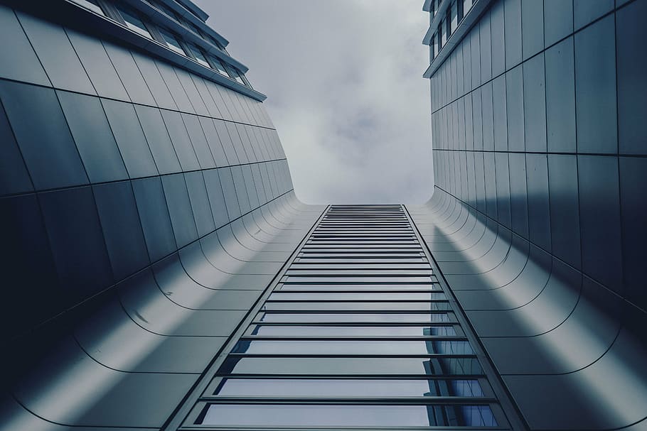 gray concrete building under white clouds at daytime, architecture HD wallpaper