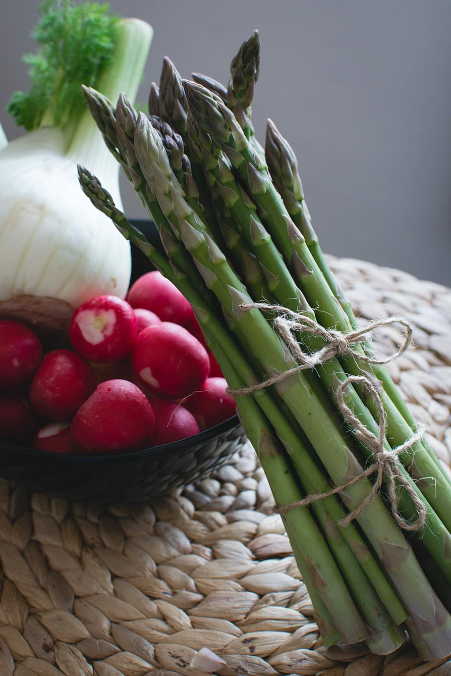 Fresh asparagus with radishes and fennel, healthy, vegetables, HD wallpaper