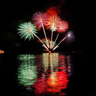 time-lapse photography of fireworks, time lapse photography of fireworks on seashore HD wallpaper