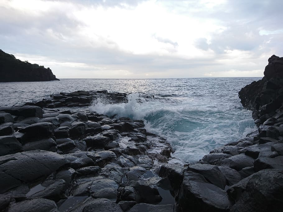 sea, wave, iso, water, sky, rock, beauty in nature, solid, cloud - sky HD wallpaper