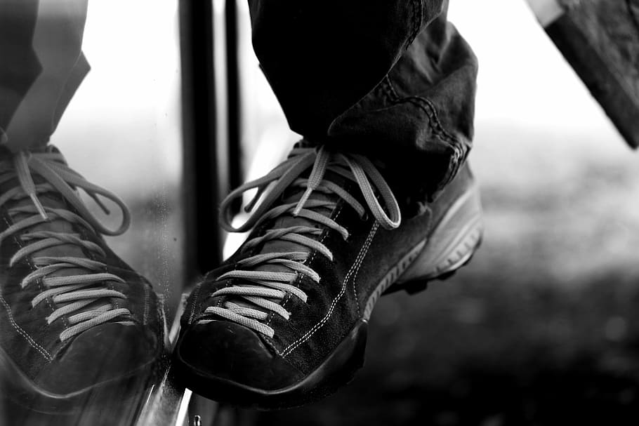 foot, shoe, reflection, window, footwear, male, close-up, focus on foreground HD wallpaper
