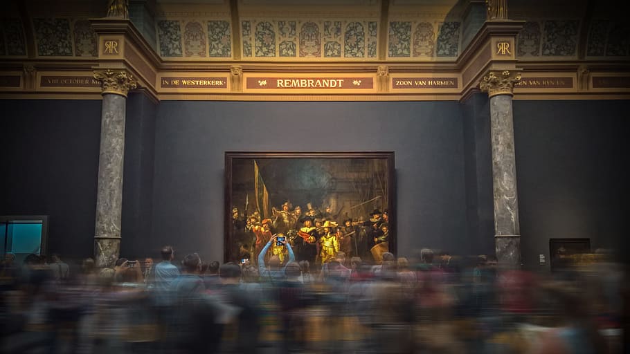 selective focus photography of group of people painting, time lapse photo of people looking at painting on the wall HD wallpaper