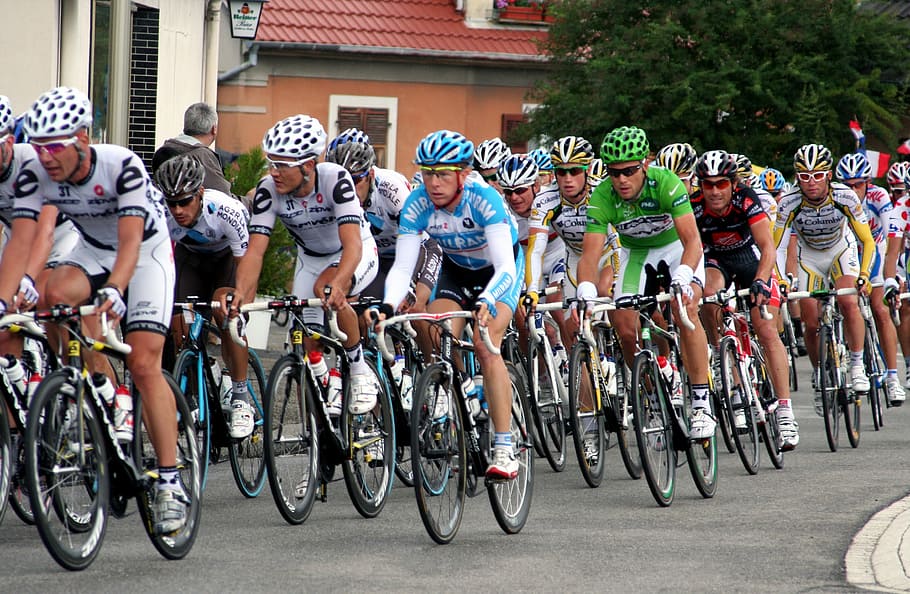 people riding road bikes on street, Race, Cyclists, Tour De France, HD wallpaper