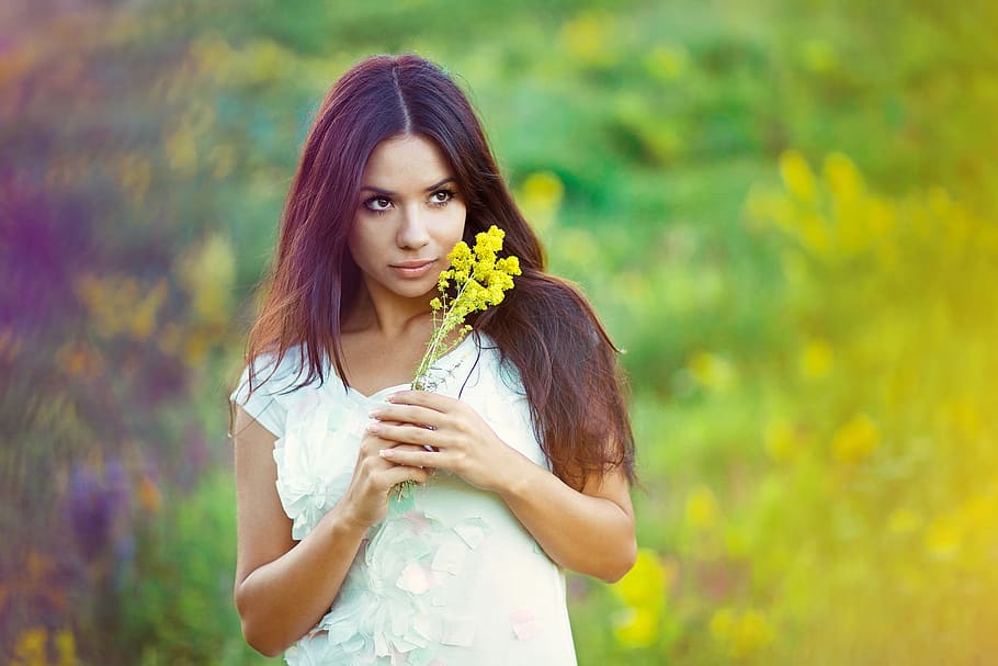 Black top with yellow sales flowers